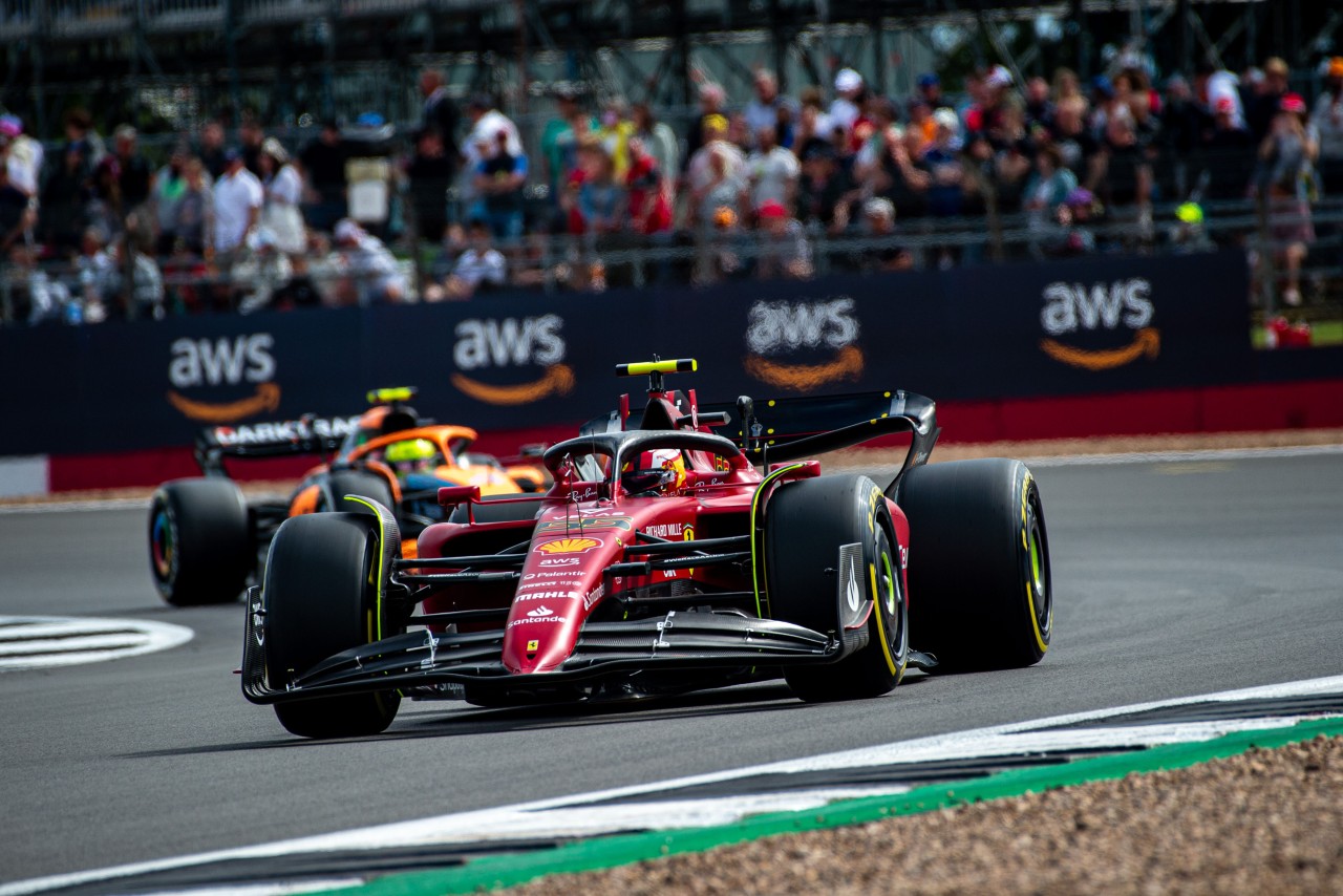 Carlos Sainz debuts his record in F1 with a legendary victory Carlos Sainz debuts his record in F1 with a legendary victory