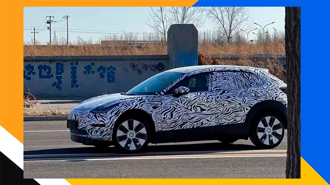 Debajo de este Mazda se encuentra el nuevo eléctrico de Tesla que ...