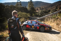 El accidente de Esapekka Lappi deja solo a Sébastien Ogier y destroza el programa del Rally de México