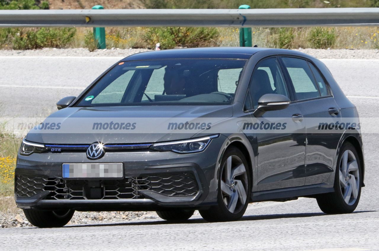El Volkswagen Golf GTE Facelift muestra su nueva imagen en unas ...
