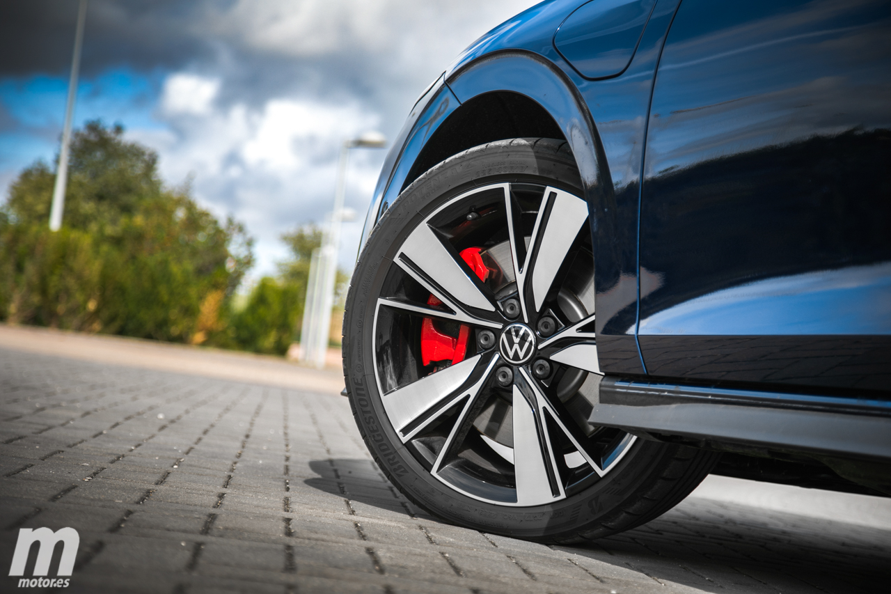 Prueba Volkswagen Golf GTE. ¿El GTI que hay que elegir?