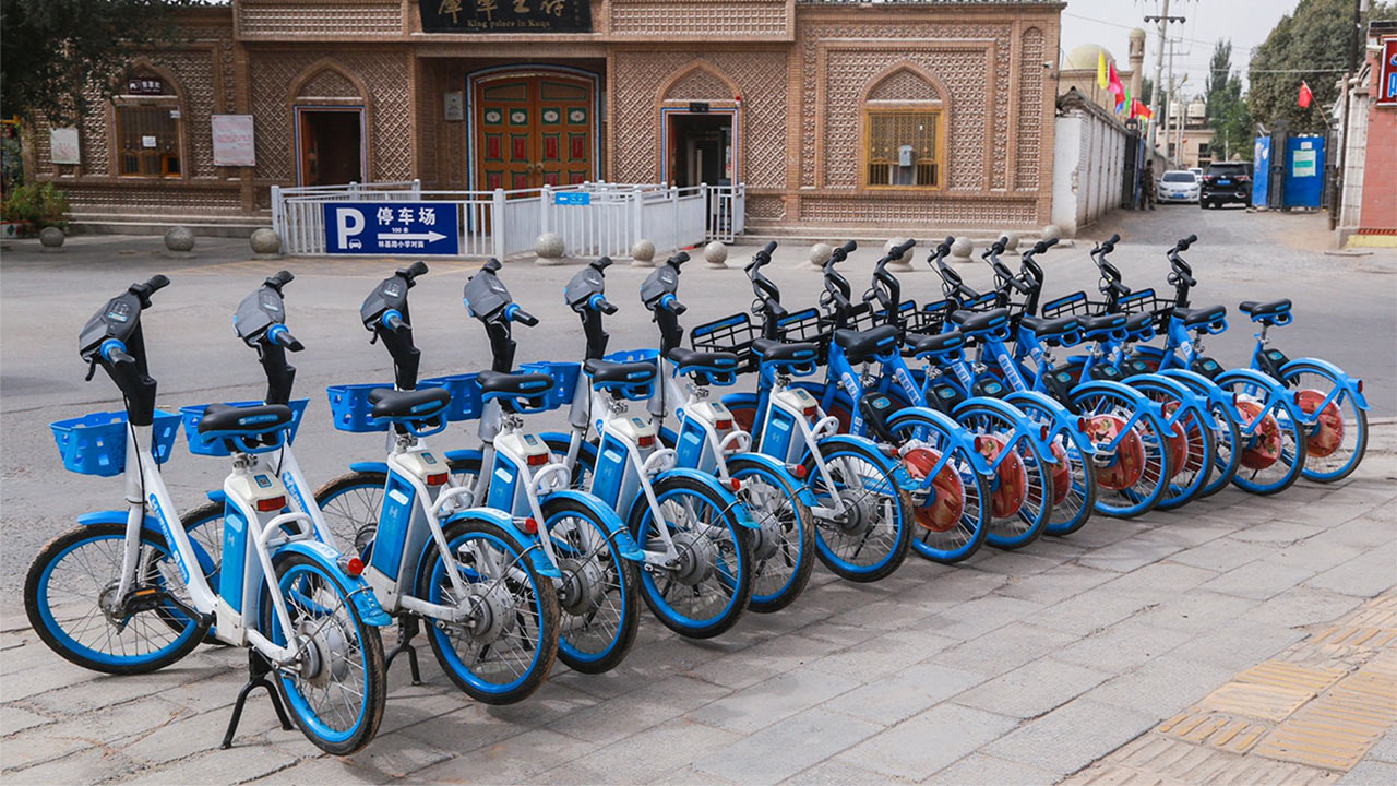 Millones de bicicletas eléctricas las usan, pero los chinos quieren acabar con ellas por ser