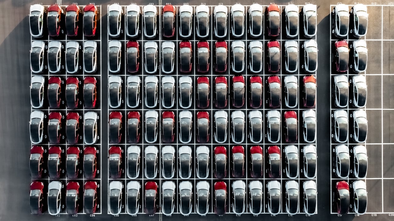 Las ventas de Tesla en Europa siguen cayendo dramáticamente, casi la ...