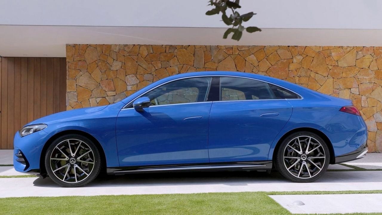 Mercedes descoloca a Audi y BMW, su nuevo CLA híbrido cuesta menos de lo que imaginas