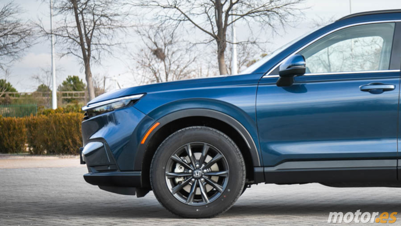 Si buscas un SUV híbrido de reputada fiabilidad este rival de Toyota con tracción 4x4 tiene un buen descuento y etiqueta ECO