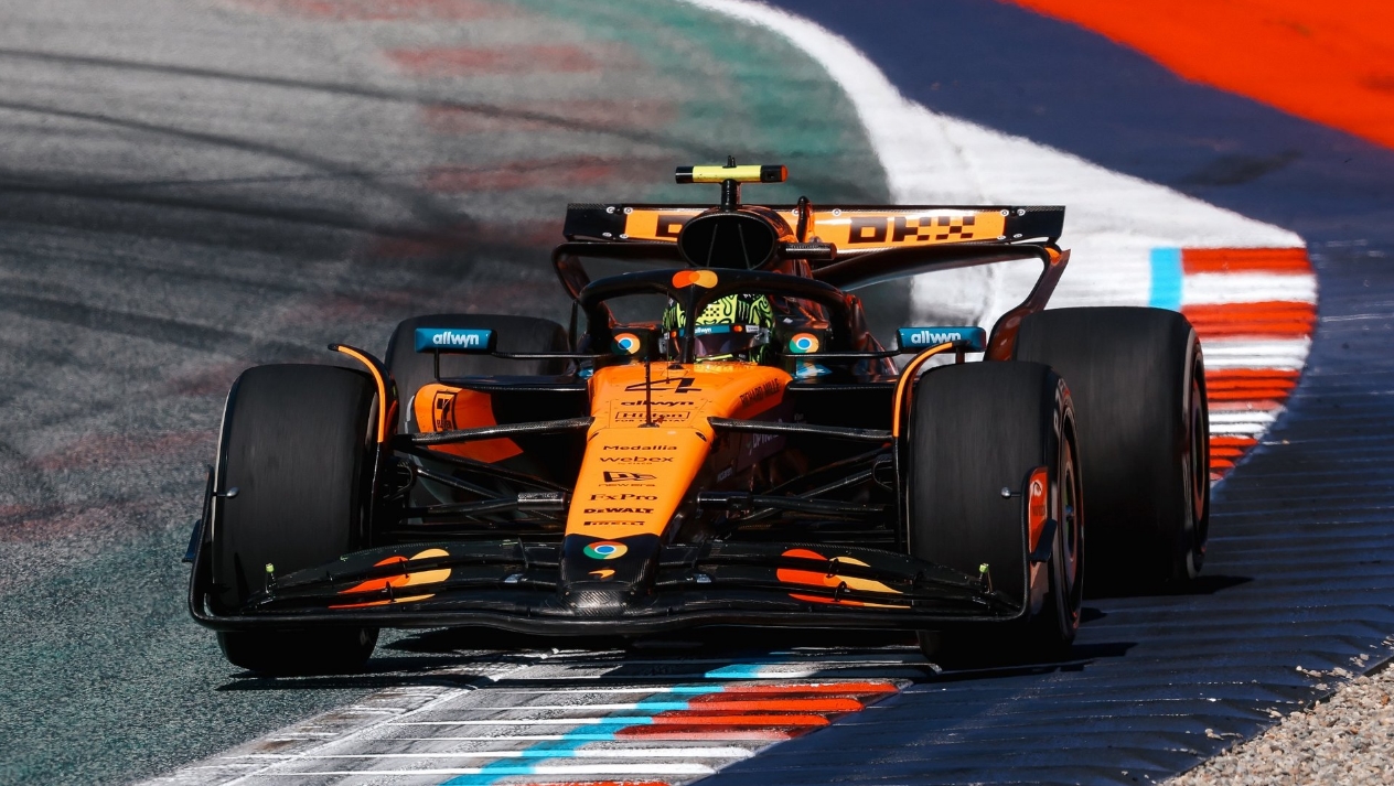 Lando Norris resiste al impulsivo Piastri y revive el Mundial
