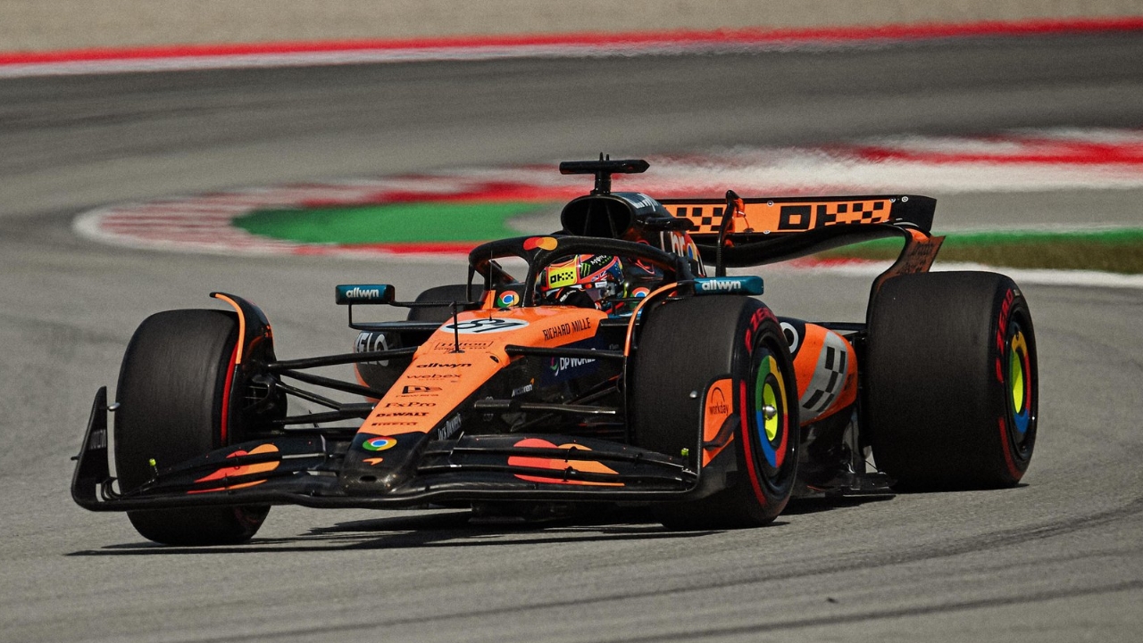 Oscar Piastri, más líder tras dominar en Barcelona; Verstappen pierde los nervios y Alonso puntúa