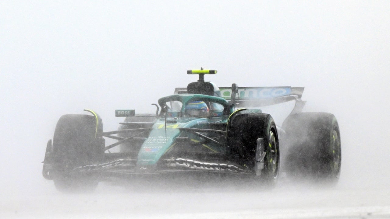 Aston Martin le da un toque de atención a Alonso