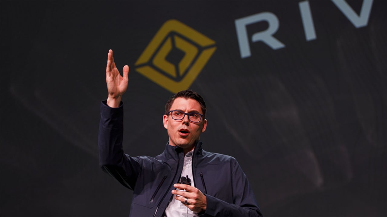 El CEO de Rivian, socio de Volkswagen, señala la mayor amenaza para el coche eléctrico
