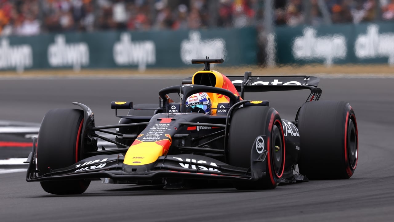 Max Verstappen da una nueva exhibición y tumba a McLaren por la pole en Silverstone