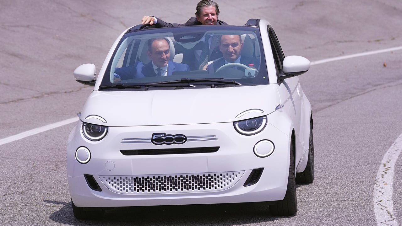 Casi nadie lo esperaba, pero el FIAT 500 híbrido ya está aquí… y quiere reinar en Europa