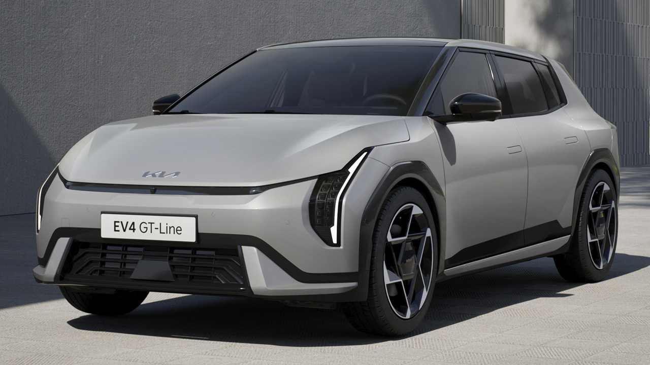 KIA pone precio al EV4, el compacto eléctrico que cuesta menos que el ID.3 y va a tensar a grandes rivales