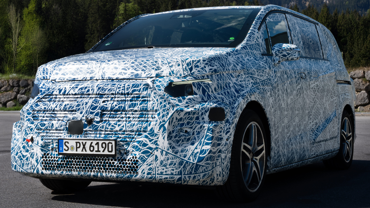 El nuevo Clase V eléctrico de Mercedes bate récords, así cruzó media Europa en silencio