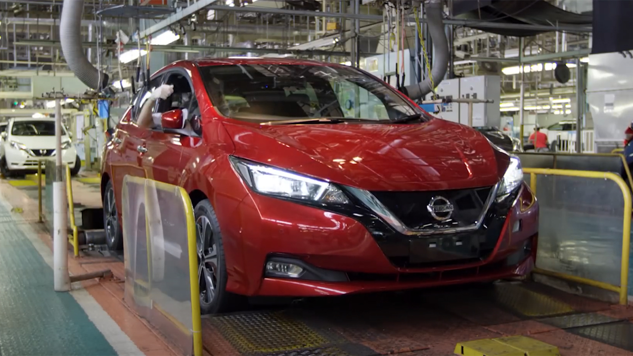 Nissan a la desesperada acude a Foxconn para salvar su histórica fábrica de coches eléctricos