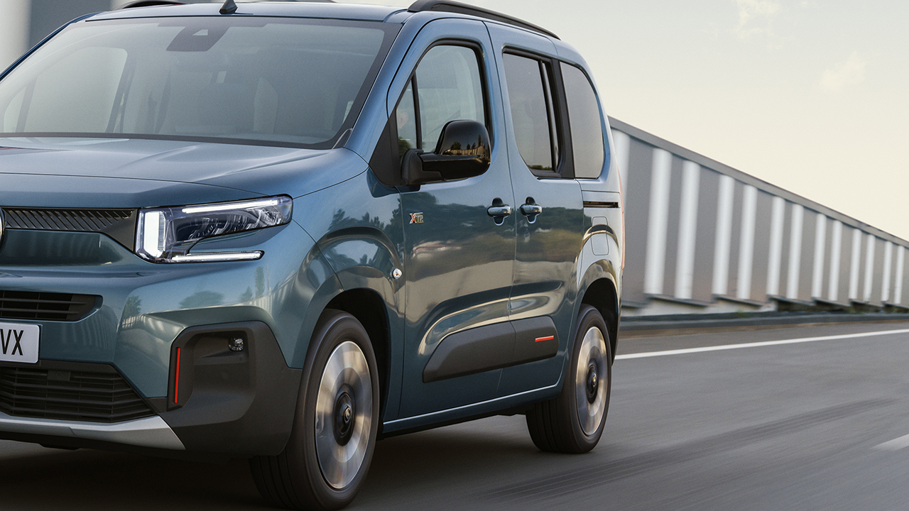 Hasta 7 plazas, maletero enorme y automático, el mejor anti-SUV tiene 5.000 € de descuento