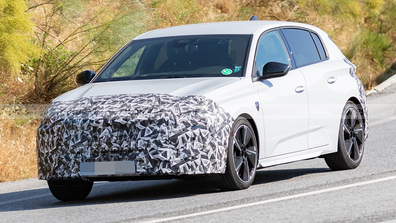 Cazado el nuevo Peugeot 308, descubre la renovación que desafía al Golf en estas fotos espía