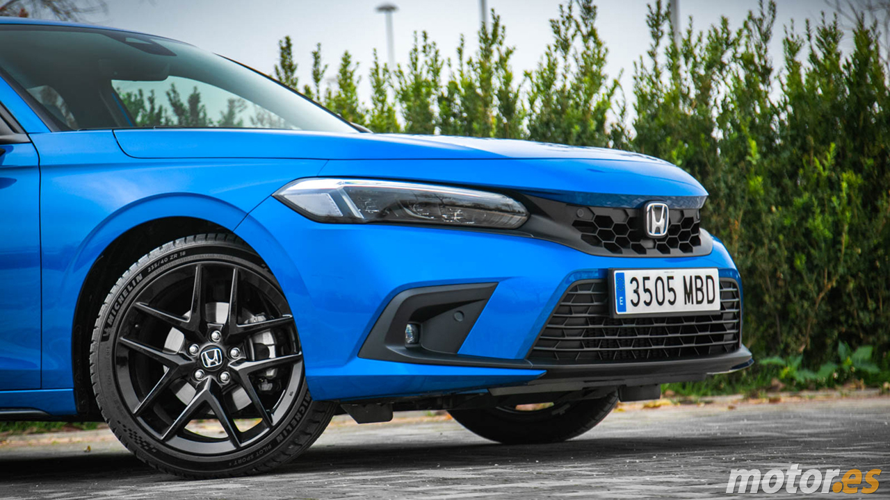 Honda tiene su propio Corolla igual de fiable y, con 3.000 € de rebaja, tiene un motor híbrido más potente