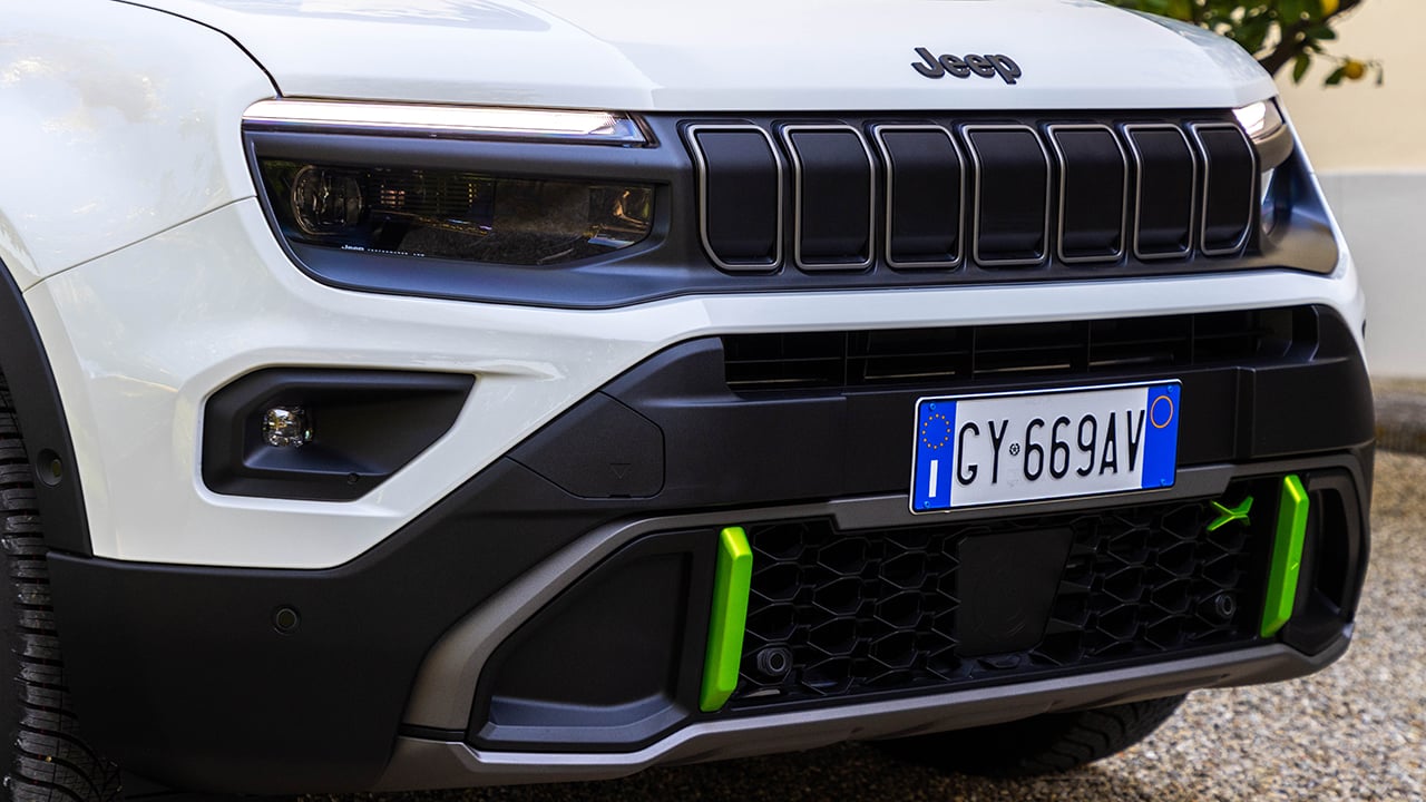 El SUV 4x4 más barato de Jeep tiene etiqueta ECO y, con este descuento, es un duro rival del Dacia Duster
