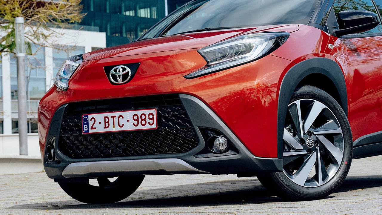 Es barato, con motor Toyota y 3.200 € de descuento, este SUV a precio de Dacia es un chollo