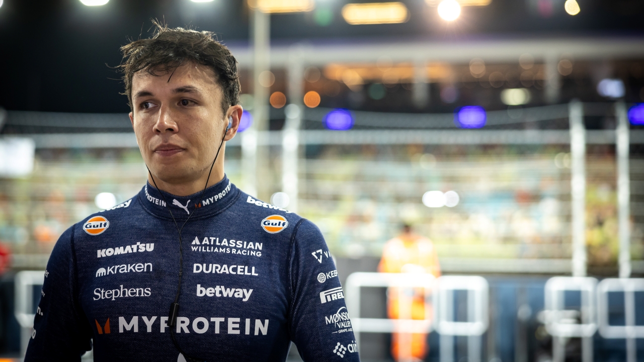 Albon niega que el podio de Sainz haya revitalizado Williams: “No ha aportado mucho”