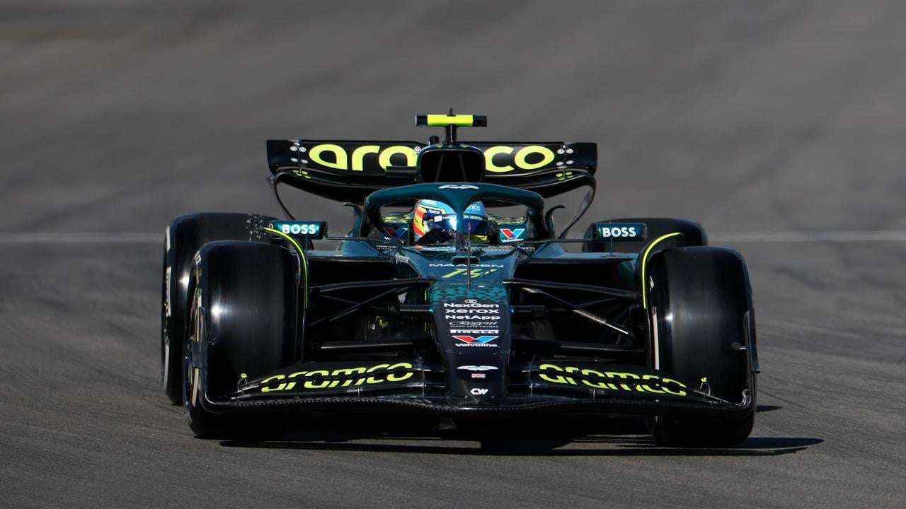 Alonso, resignado tras otro golpe en la Sprint: “Siempre nos pasa todo cuando salimos sextos”