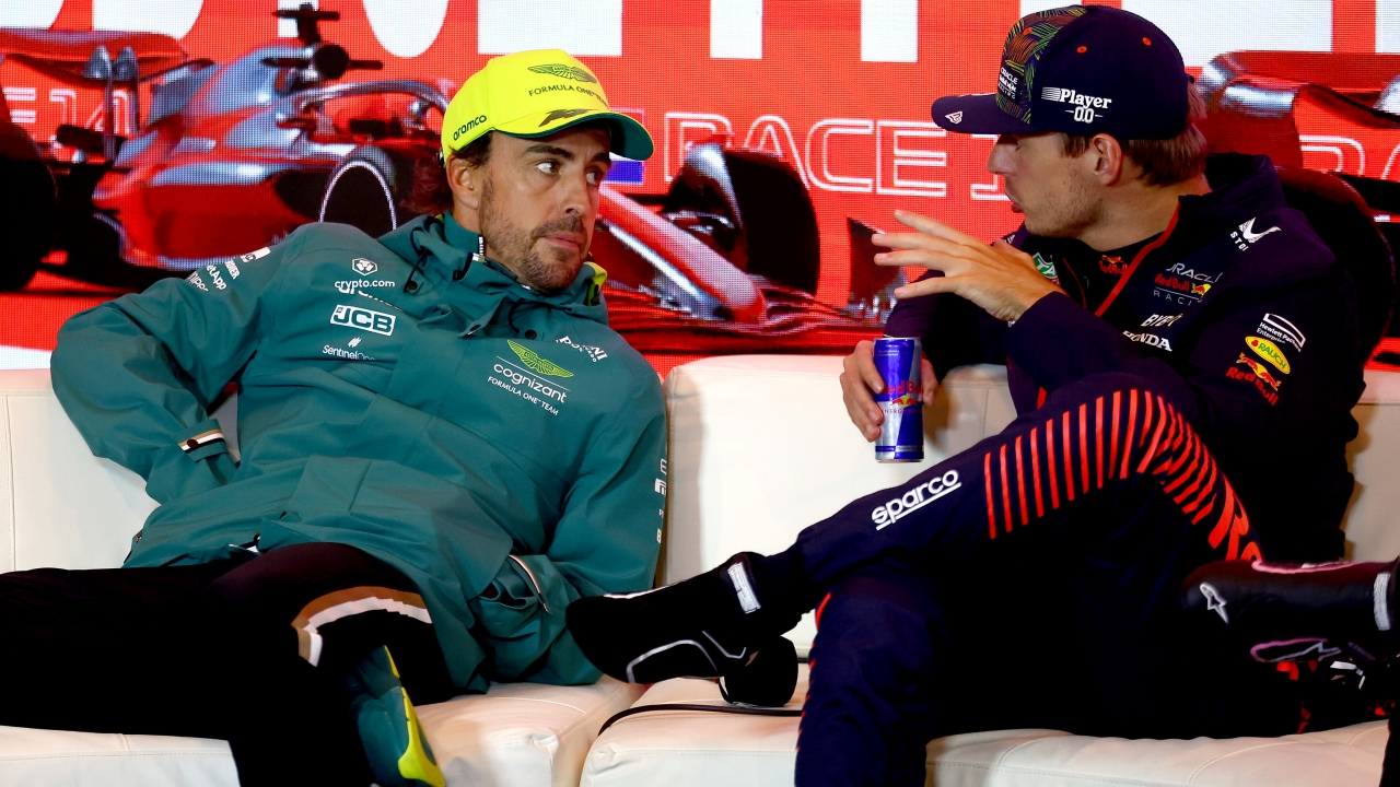 Cowell (Aston Martin): “Es halagador que Verstappen muestre interés”