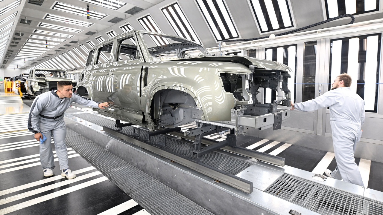Un hacker paralizó Jaguar Land Rover en todo el mundo. Seis semanas han tardado en reiniciar las fábricas