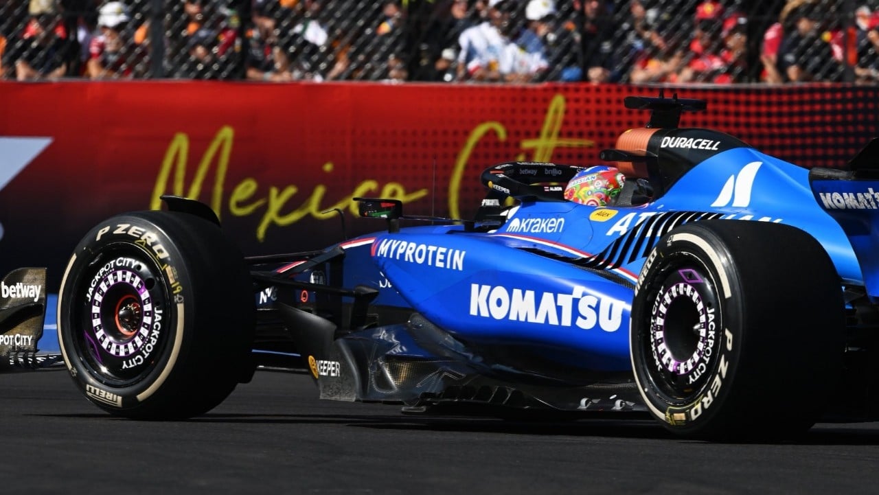 La curva 1 desata la perdición de Sainz en México: