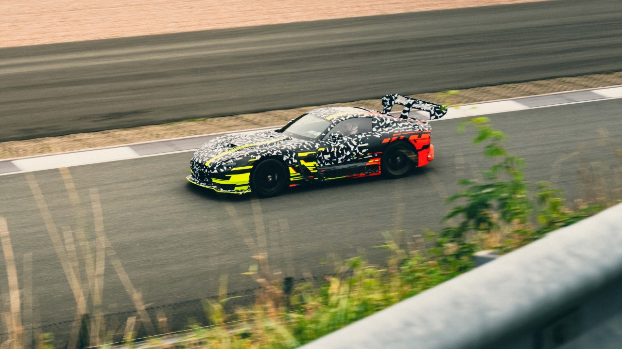Mercedes-AMG muestra en acción por primera vez su respuesta al 911 GT2 RS, su GT más extremo para circuitos