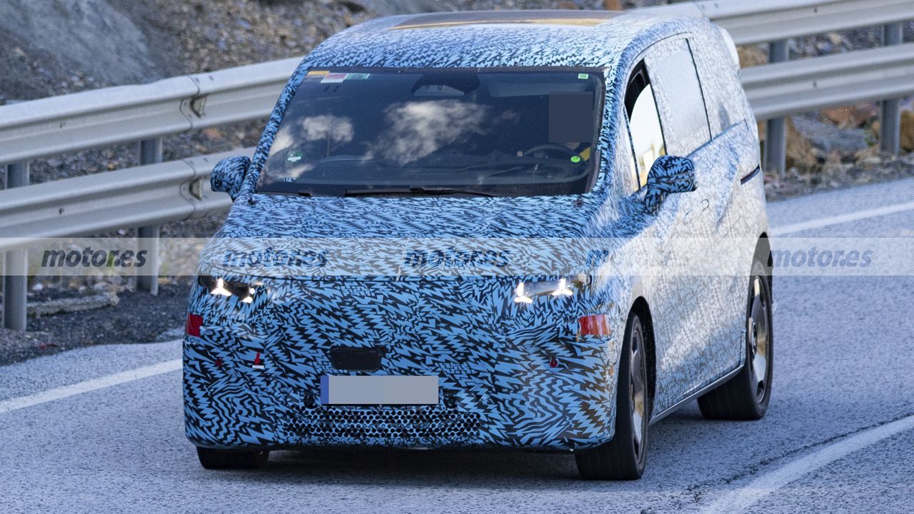 Mercedes prepara su salón sobre ruedas, el nuevo VLS 2027 será el monovolumen más lujoso del mundo
