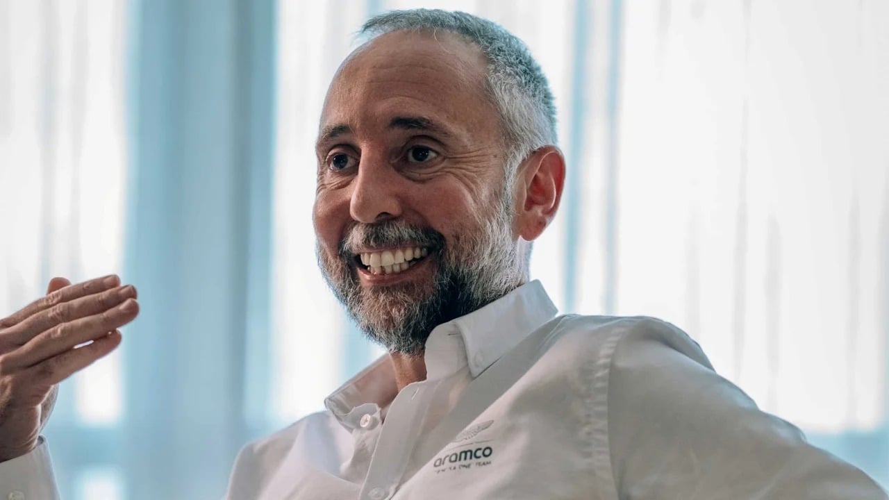 Newey se convierte en un reto para Cardile: “No hace concesiones, intento entender por dónde quiere ir”