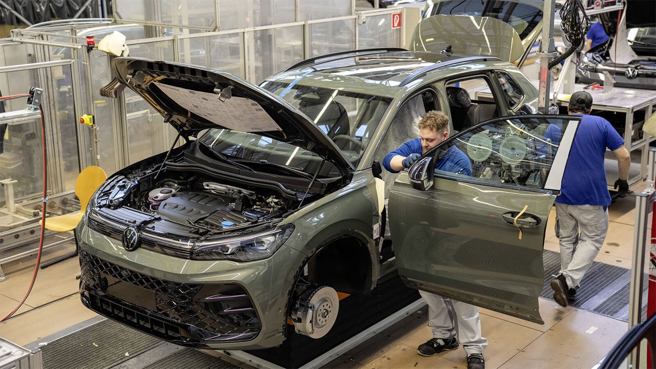 Ocho fábricas de coches en Europa están en riesgo de cierre ante la amenaza de las marcas chinas