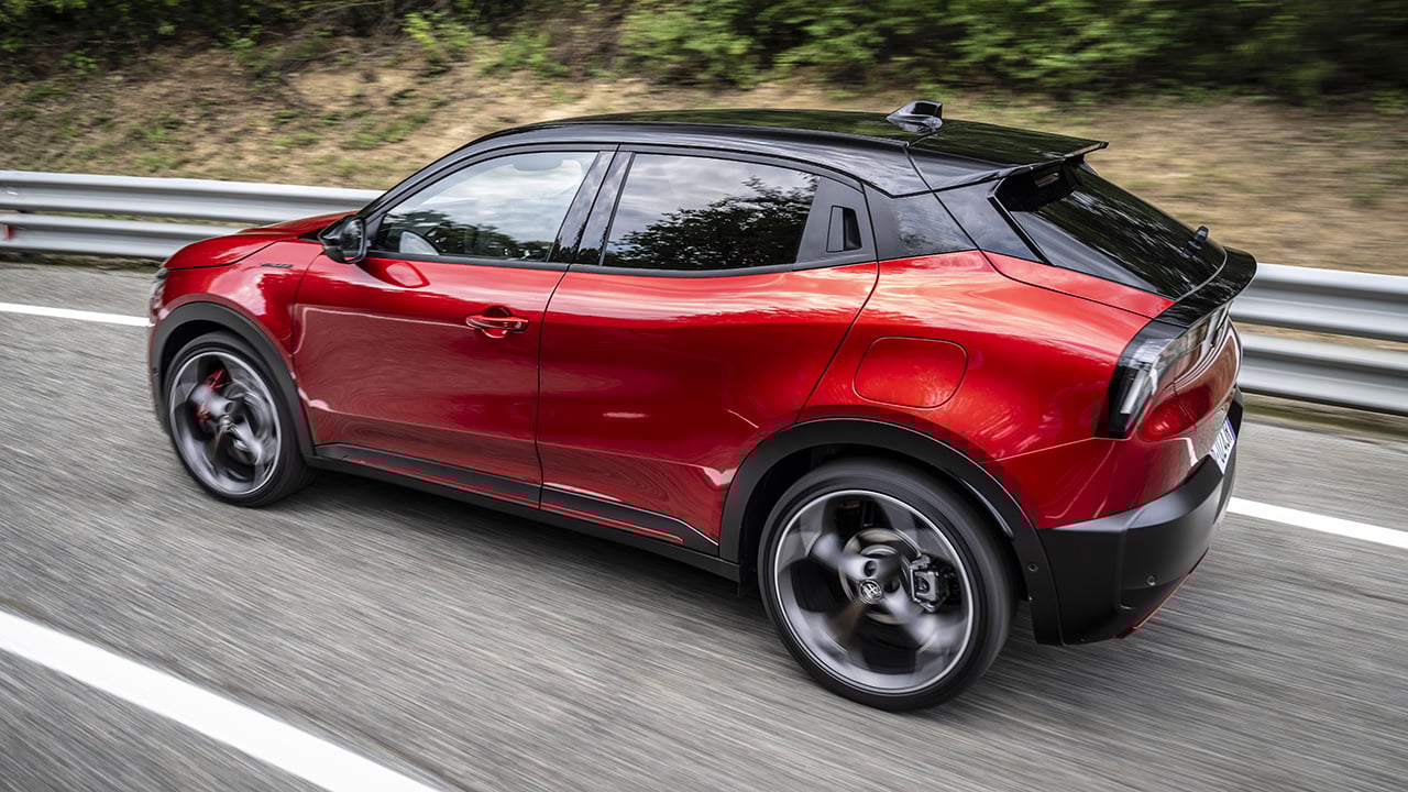 Con 145 CV y un consumo de 4,8 L/100 km, este SUV ECO tiene un precio que Lexus y Audi no pueden mejorar