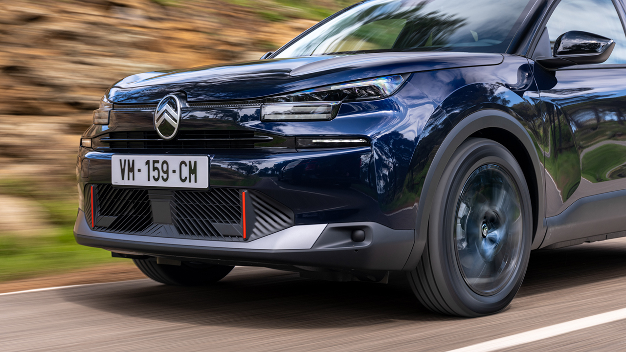 Este coche para todo con 8.000 € de rebaja es barato de comprar y, con etiqueta ECO, su motor solo gasta 4,7 L/100 km