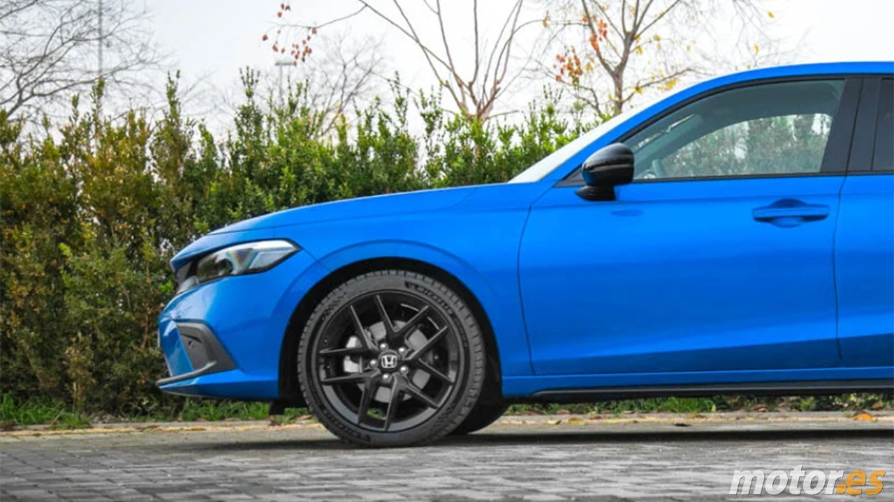 Fiable, híbrido y solo gasta 5 L/100 km, este coche japonés con 2.400 € de rebaja sí que merece la pena