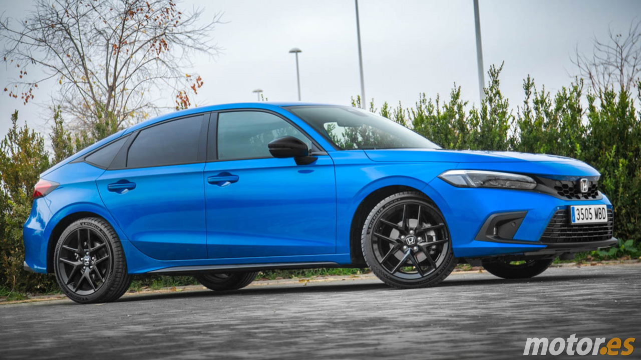 Es de una histórica marca japonesa y, con un motor híbrido de 184 CV, planta cara a Toyota con 3.200 € de rebaja