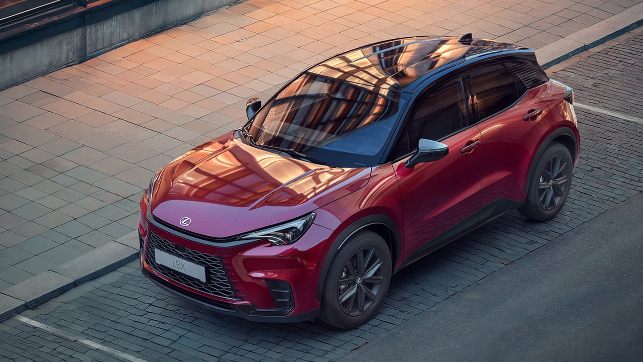 El Lexus inspirado en el Toyota Yaris Cross eleva el lujo con la serie especial Vibrant Edition que ya tiene precios