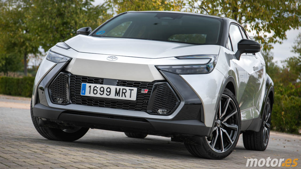 El mejorado Toyota C-HR ya tiene precios, llega la gama 2026 con más acabados y equipamiento
