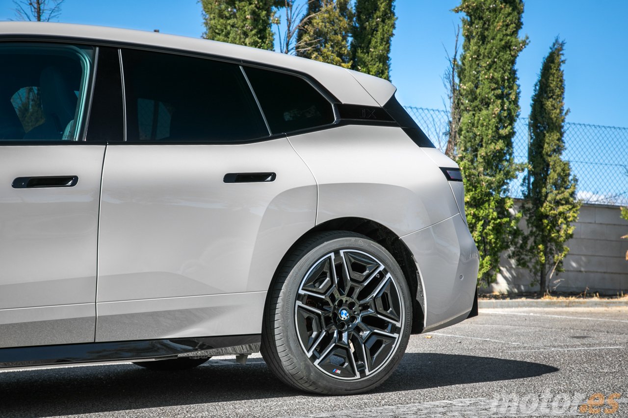 Hemos probado uno de los mejores coches eléctricos del mundo y es realmente bueno, pero su precio lo arruina todo