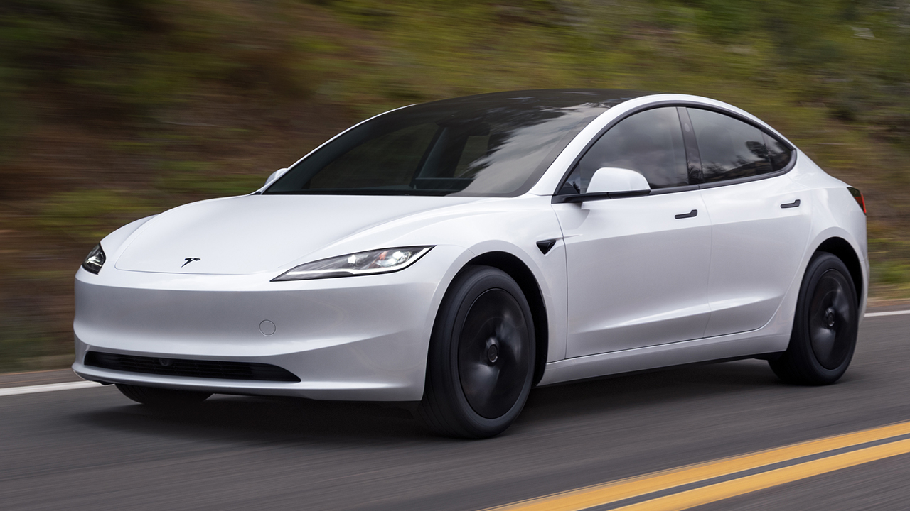 Tesla golpea a BYD con un Model 3 más barato, el superventas eléctrico estrena la versión Standard