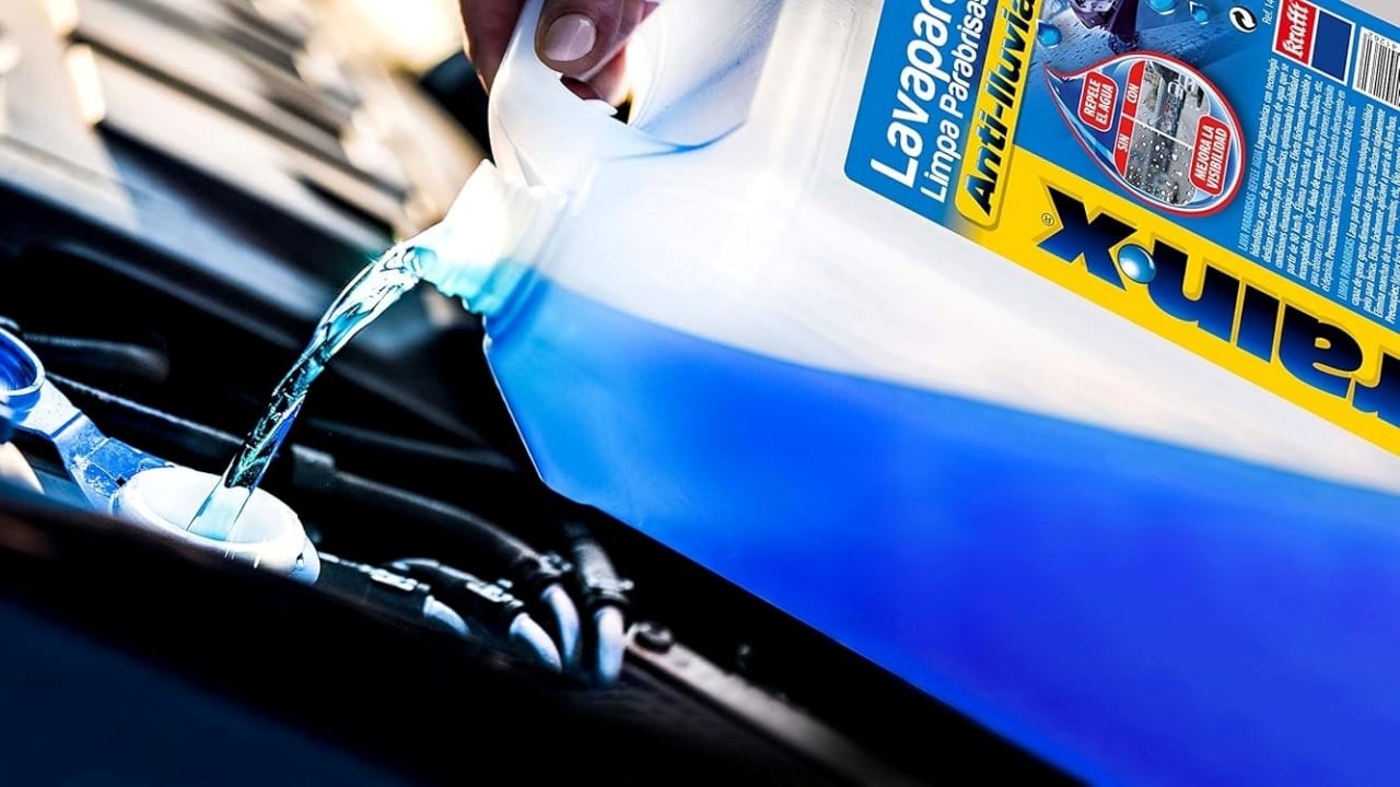 Lo venden en Amazon y cuesta menos de 10 euros: el secreto para ver claro con lluvia intensa