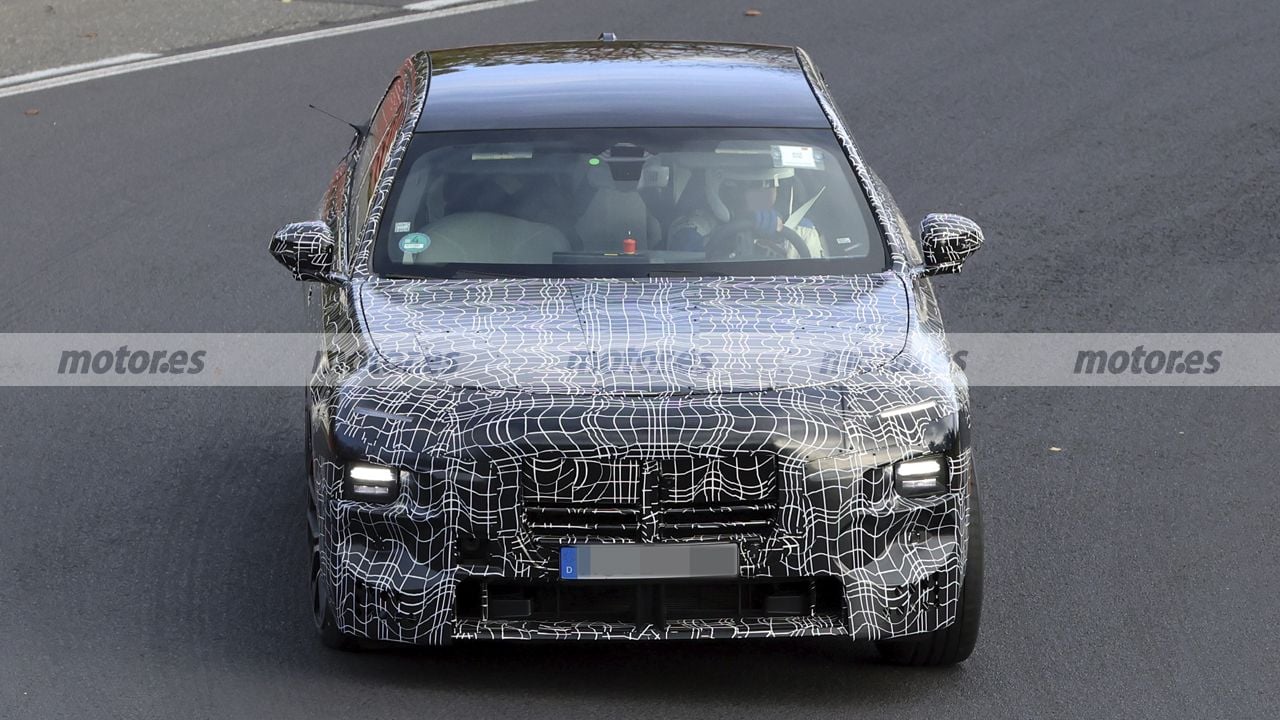 El nuevo BMW Serie 7 2026 se deja ver en Nürburgring, la berlina híbrida de lujo que no teme a los M