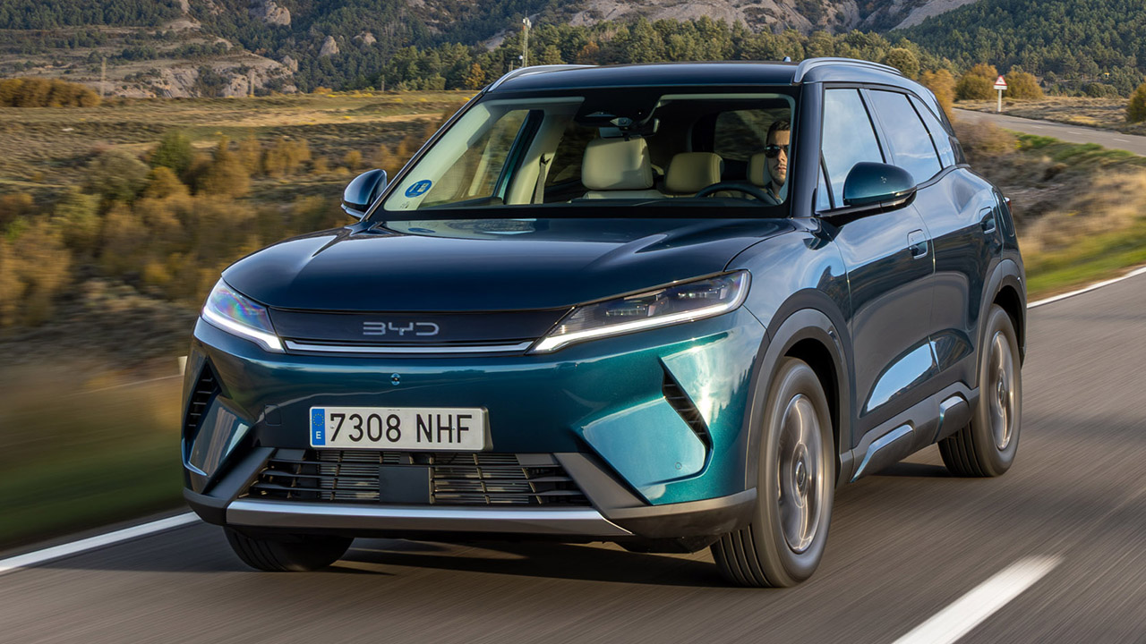 El BYD Atto 2 ya no es un SUV solo eléctrico, llega la versión híbrida DM-i con hasta 212 CV y 1.000 km de autonomía