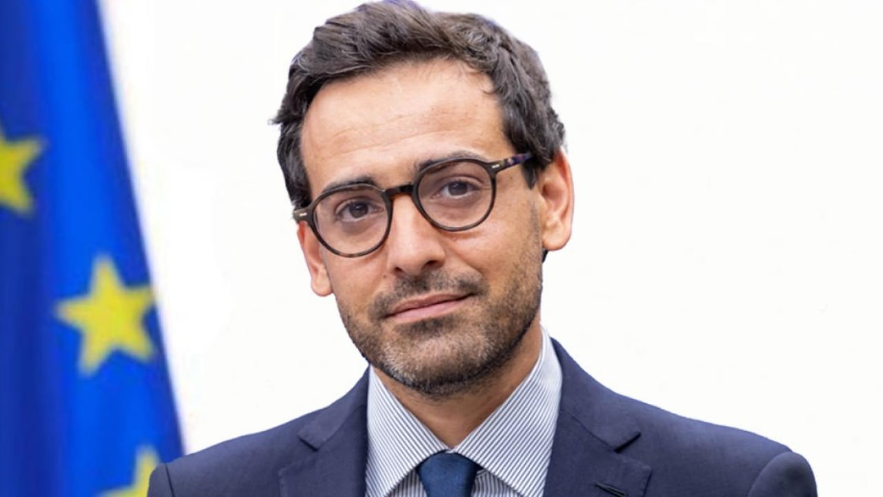 Comisario de la Unión Europea: "No es aceptable que en España se ensamblen coches chinos con componentes y personal chino"