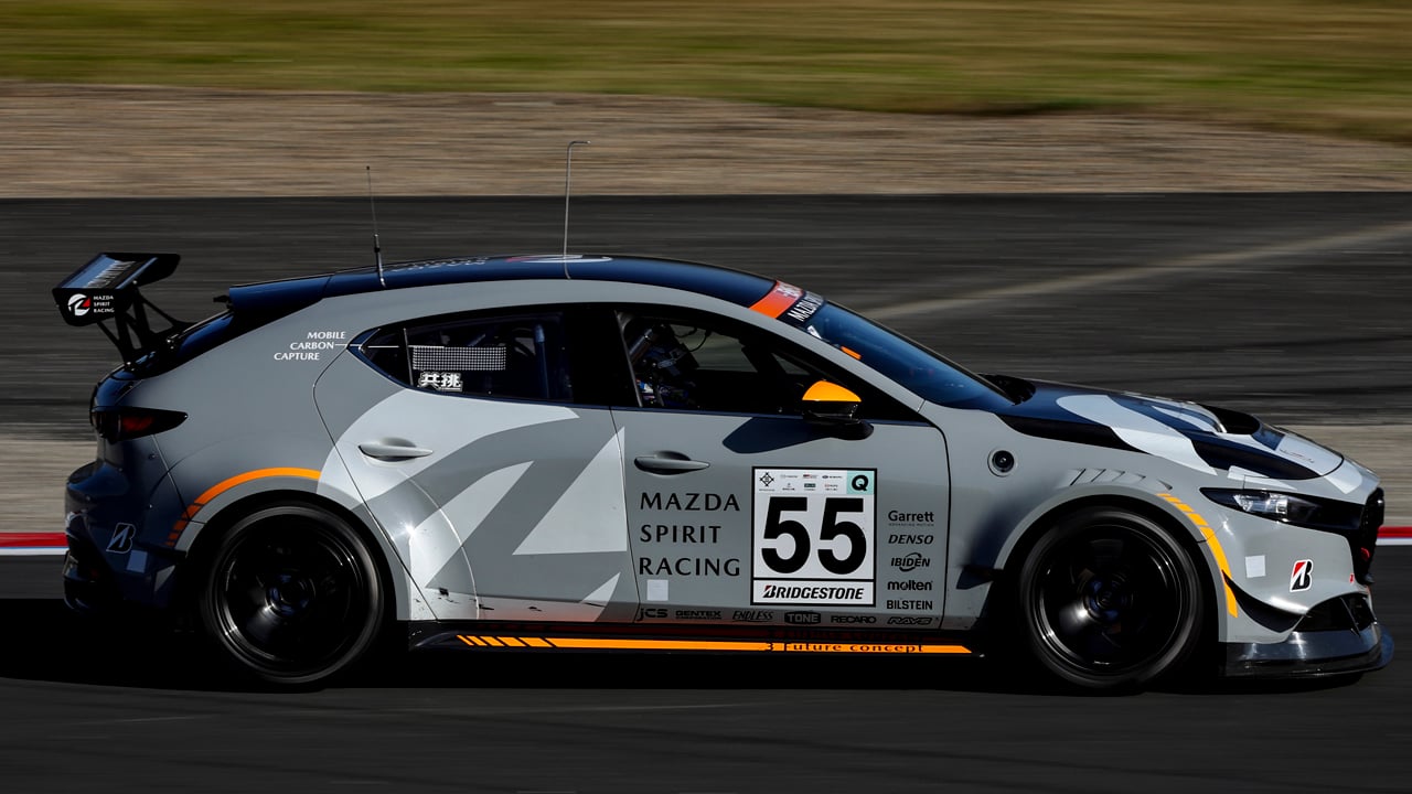 Mazda lo ha probado en competición y le sale bien: su motor que captura CO₂ planta cara al coche eléctrico