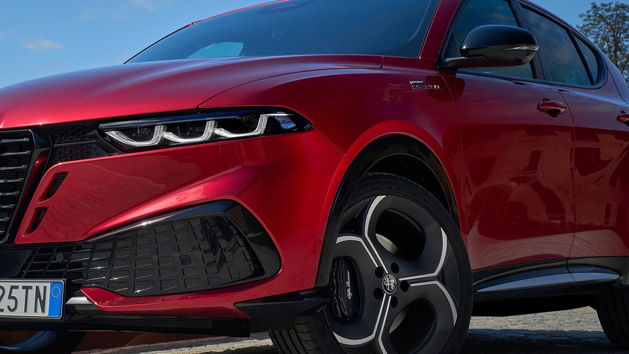 Si descartas los eléctricos, este SUV híbrido hace 60 km sin gastar gasolina y, con 10.800 € de rebaja, es una gran alternativa al BMW X1