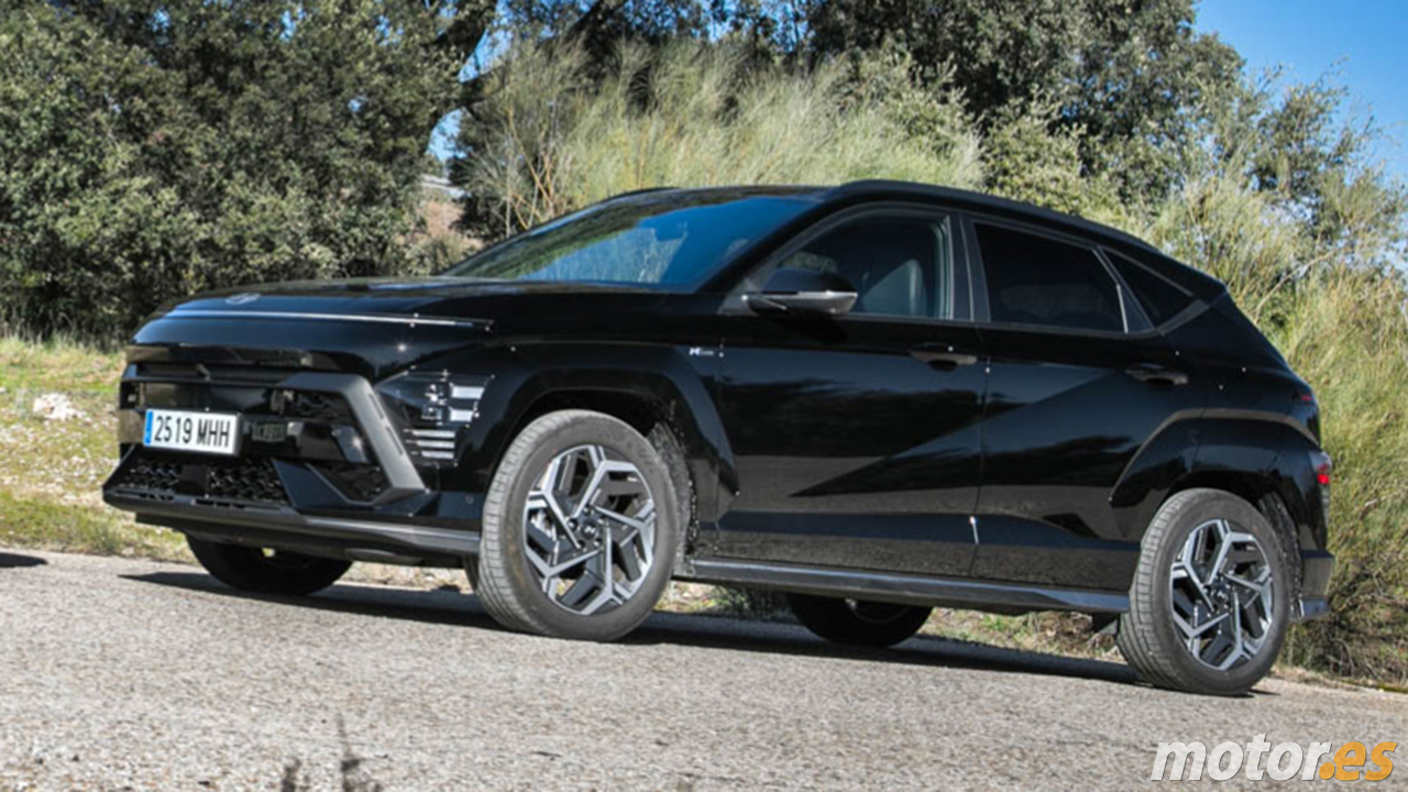 El Hyundai Kona desafía a Toyota con 6.300 € de rebaja y un motor híbrido que solo gasta 4,7 litros