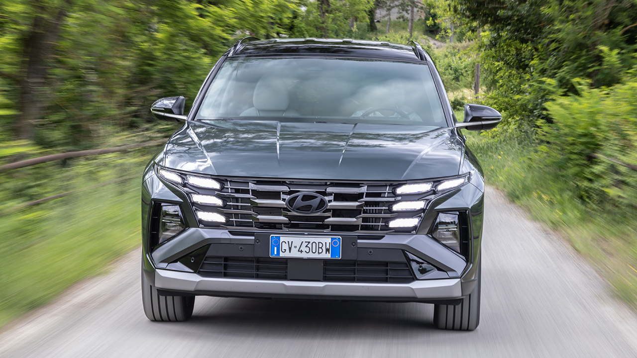 Con motor turbo de 150 CV y 7.000 € de rebaja, el Hyundai Tucson es el mejor SUV anti-chino con buen maletero