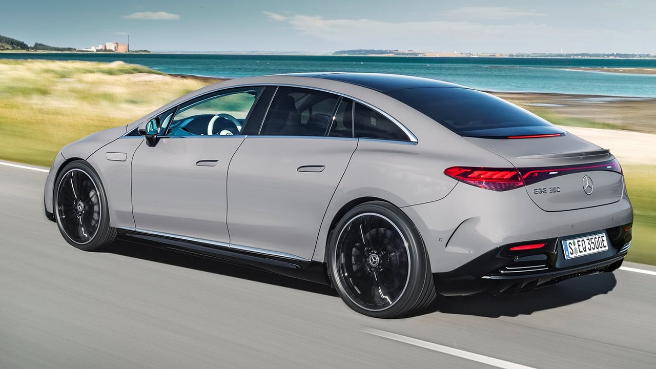 Este rival del Model S es 36.000 € más barato y, con 700 km de autonomía, tiene la calidad alemana que no encontrarás en Tesla