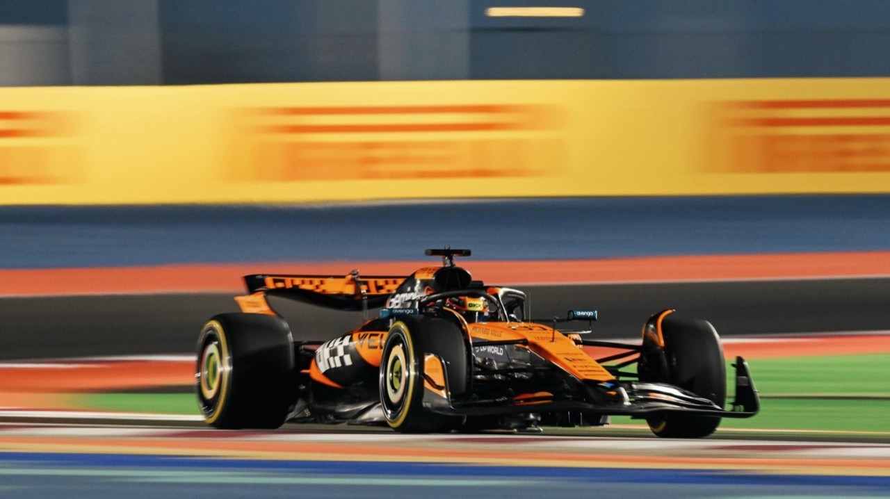 Oscar Piastri despierta de su letargo con la mini-pole; gran cuarto para Alonso